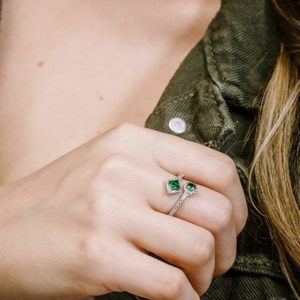 טבעת אלמנט עגול ומשולש שיבוץ ירוק