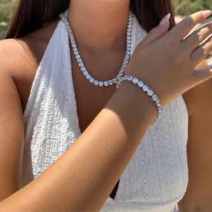 סט טניס משובץ זירקונים עגולים גדולים במיוחד – רויאל