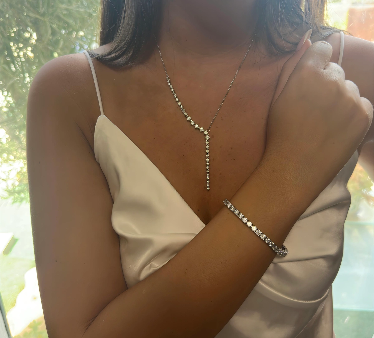 שרשרת דרופ משובצת זירקונים מדורגים